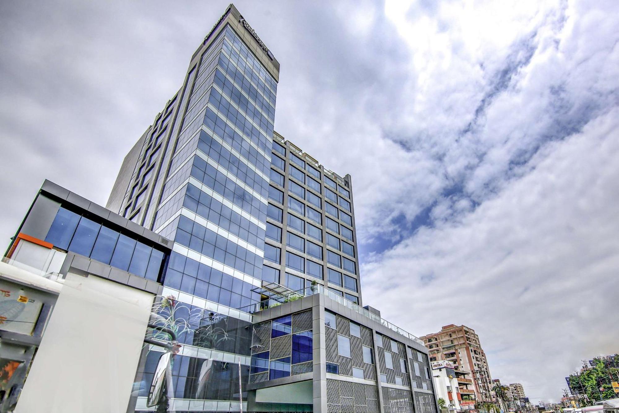 Hotel Radisson Blu Gorakhpur Zewnętrze zdjęcie