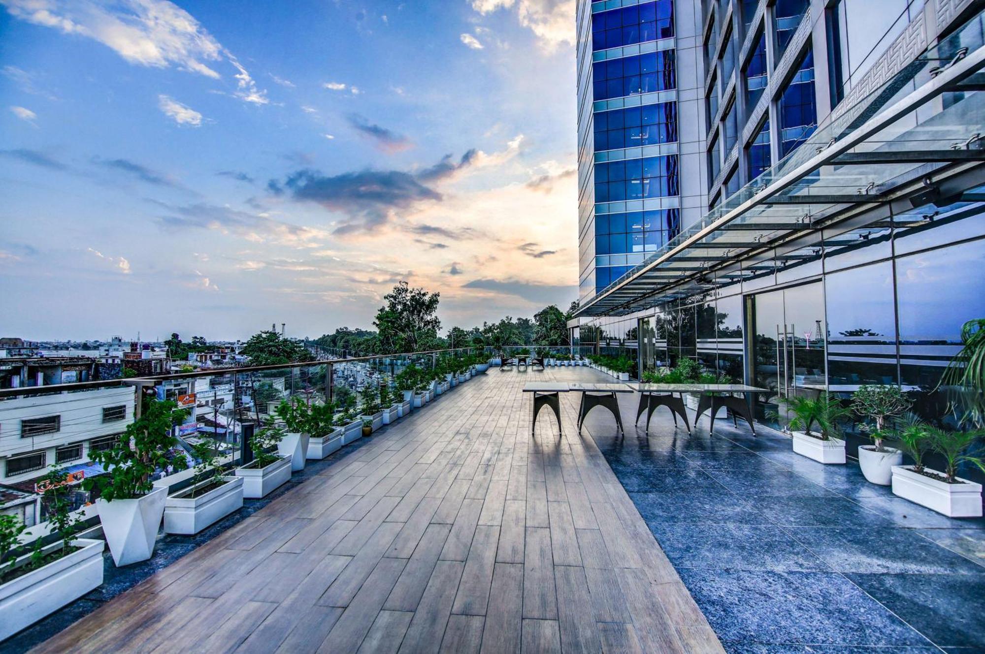 Hotel Radisson Blu Gorakhpur Zewnętrze zdjęcie